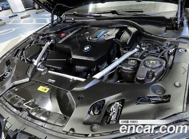 BMW 5-Series 2021 — photo 12