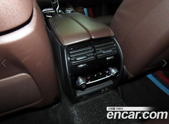 BMW 5-Series 2021 — photo 16