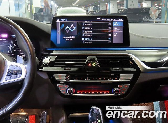 BMW 5-Series 2021 — photo 20
