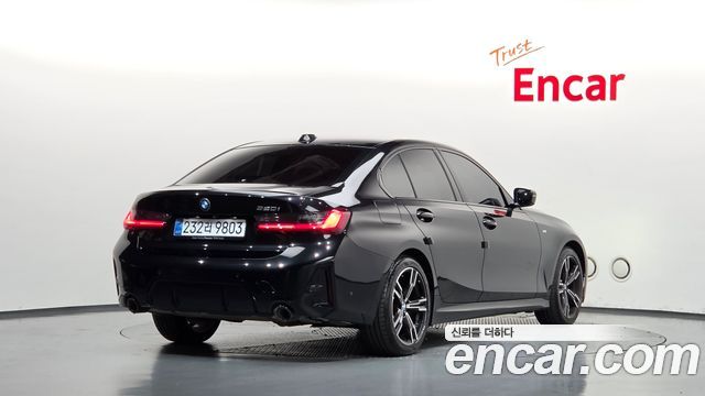 BMW 3-Series 2025 — photo 2
