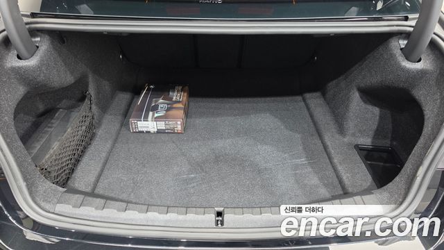 BMW 3-Series 2025 — photo 26