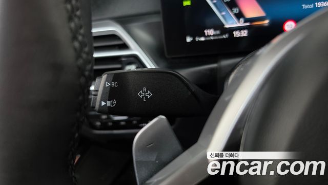 BMW 3-Series 2025 — photo 29