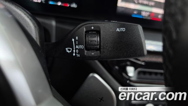 BMW 3-Series 2025 — photo 30