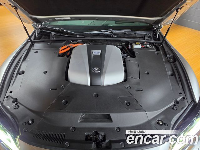 Lexus LS 2022 — photo 6