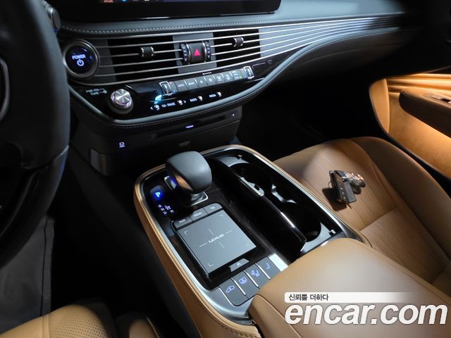 Lexus LS 2022 — photo 9