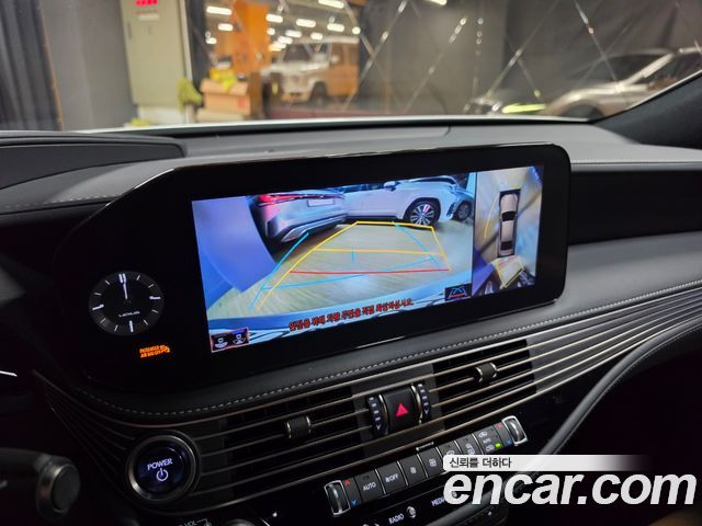 Lexus LS 2022 — photo 11