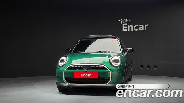 Mini Cooper 2025 — photo 3