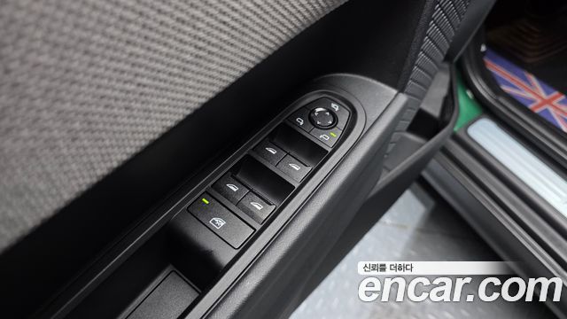 Mini Cooper 2025 — photo 28