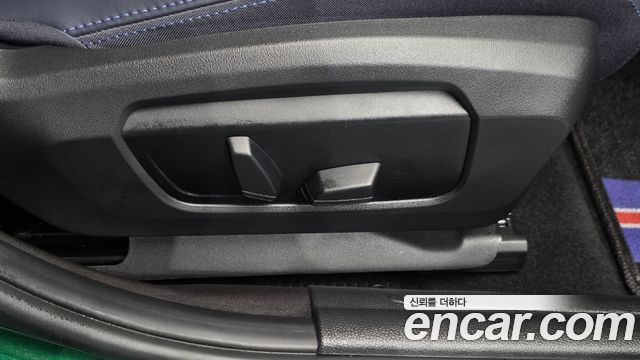 Mini Cooper 2025 — photo 31