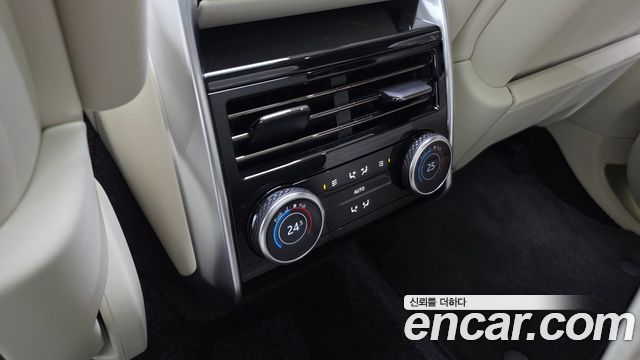 Land Rover Range Rover 2026 — photo 18