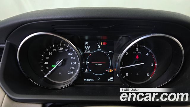 Land Rover Discovery 2020 — photo 11