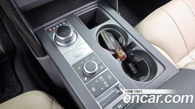 Land Rover Discovery 2020 — photo 12