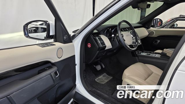 Land Rover Discovery 2020 — photo 13