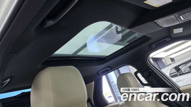 Land Rover Discovery 2020 — photo 23