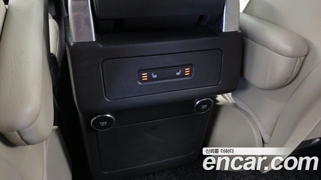 Land Rover Discovery 2020 — photo 25