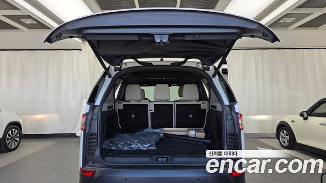 Land Rover Discovery 2020 — photo 26