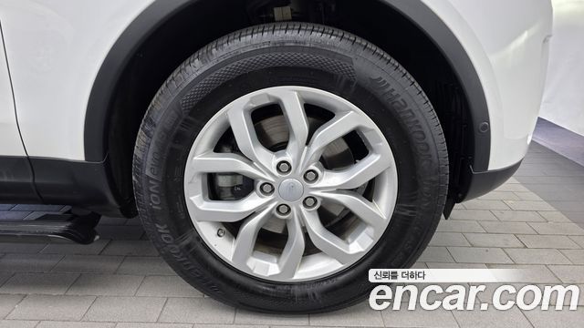 Land Rover Discovery 2020 — photo 7