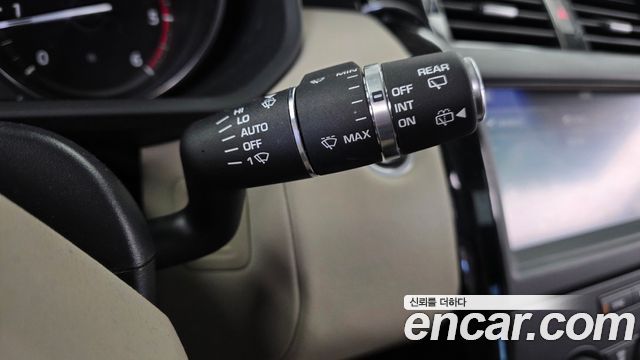 Land Rover Discovery 2020 — photo 29