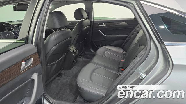 Hyundai Sonata 2018 — photo 17