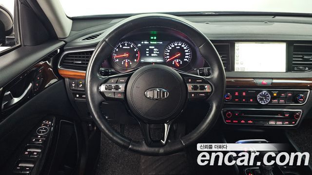 Kia K7 2017 — photo 18