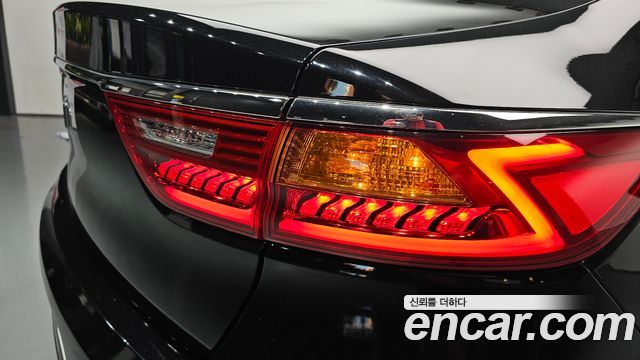 Kia K7 2017 — photo 9