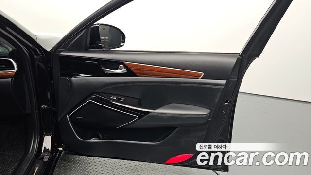 Kia K7 2017 — photo 14