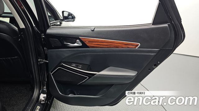 Kia K7 2017 — photo 15