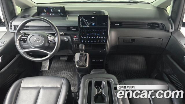 Hyundai Staria 2022 — photo 10