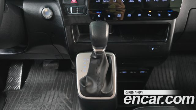 Hyundai Staria 2022 — photo 12