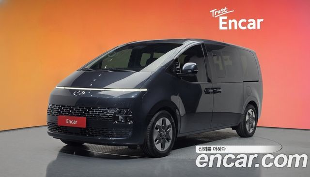 Hyundai Staria 2022 — photo 1