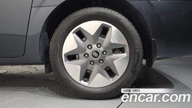Hyundai Staria 2022 — photo 7
