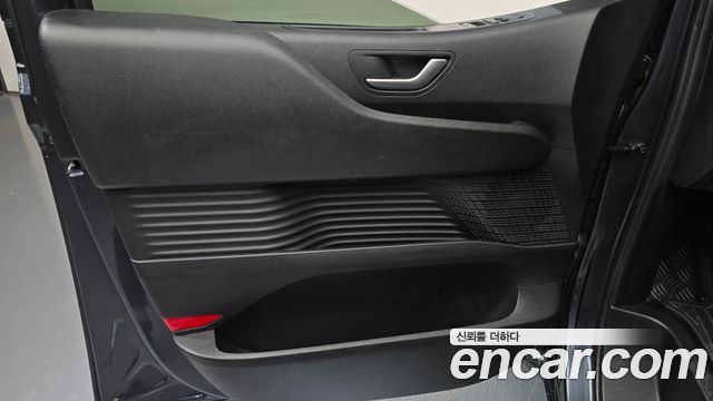 Hyundai Staria 2022 — photo 14