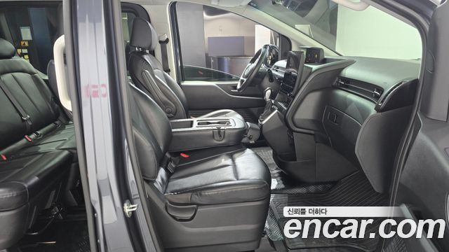 Hyundai Staria 2022 — photo 16