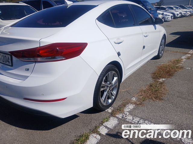 Hyundai AVANTE 2018 — photo 6