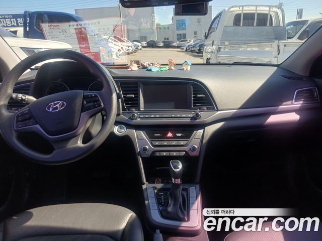 Hyundai AVANTE 2018 — photo 9
