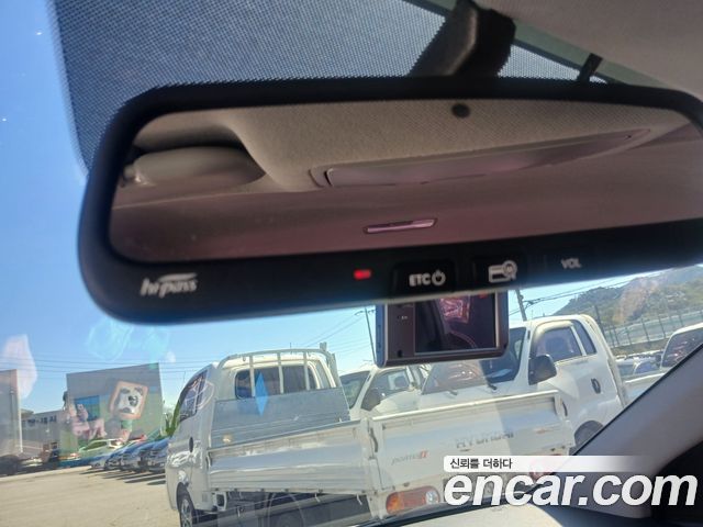 Hyundai AVANTE 2018 — photo 20