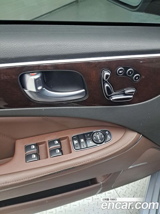 Hyundai Equus 2015 — photo 13
