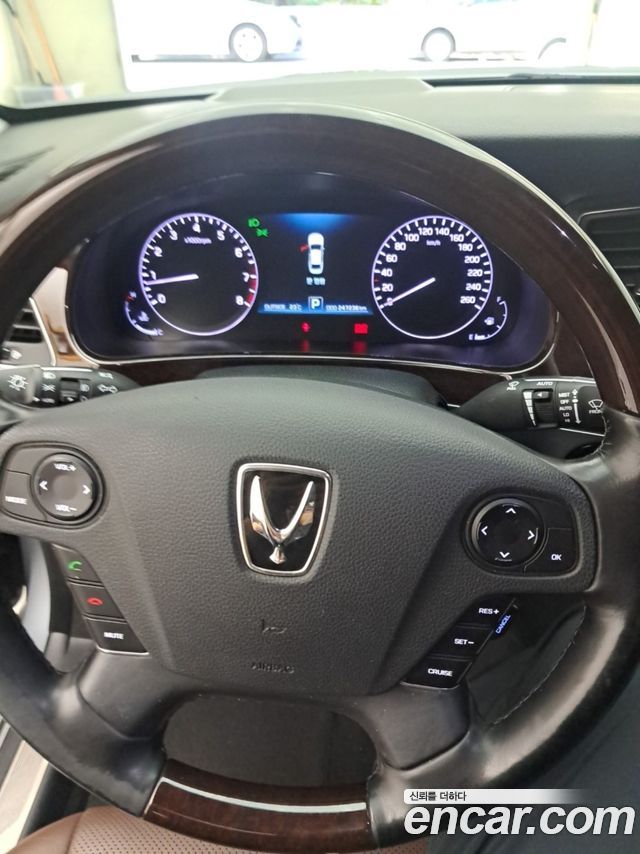Hyundai Equus 2015 — photo 16