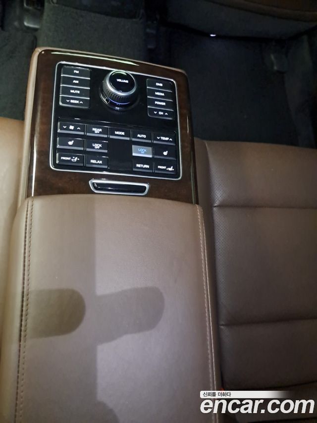 Hyundai Equus 2015 — photo 17