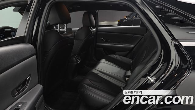 Hyundai AVANTE 2022 — photo 17