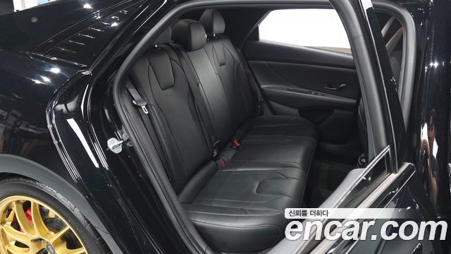 Hyundai AVANTE 2022 — photo 18
