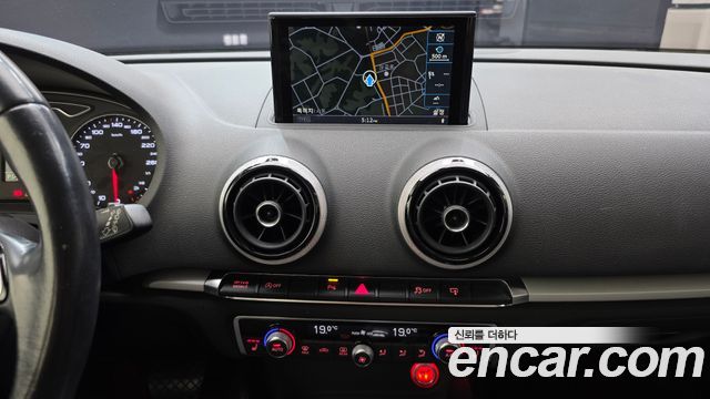 Audi A3 2015 — photo 19