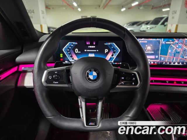 BMW 5-Series 2025 — photo 10