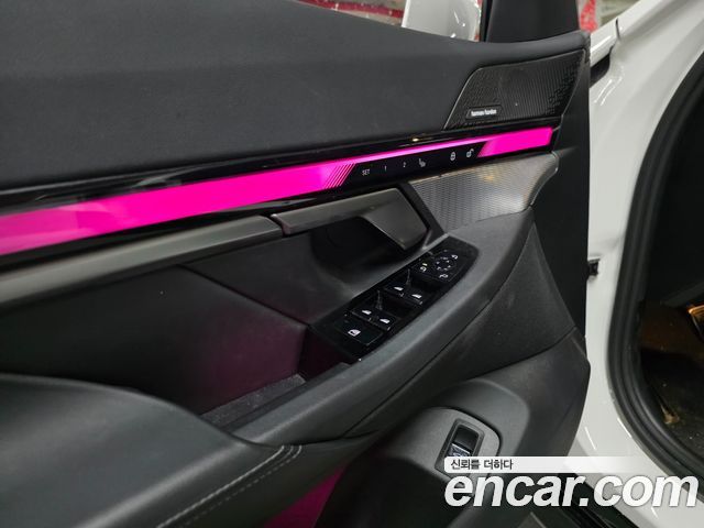 BMW 5-Series 2025 — photo 15
