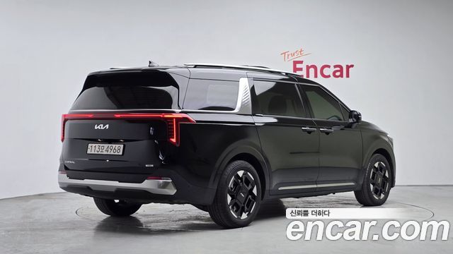 Kia Canival 2025 — photo 2