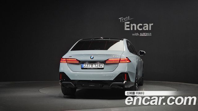 BMW 5-Series 2024 — photo 4