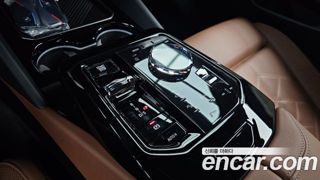 BMW 5-Series 2024 — photo 12