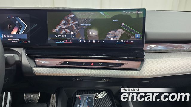 BMW 5-Series 2024 — photo 18