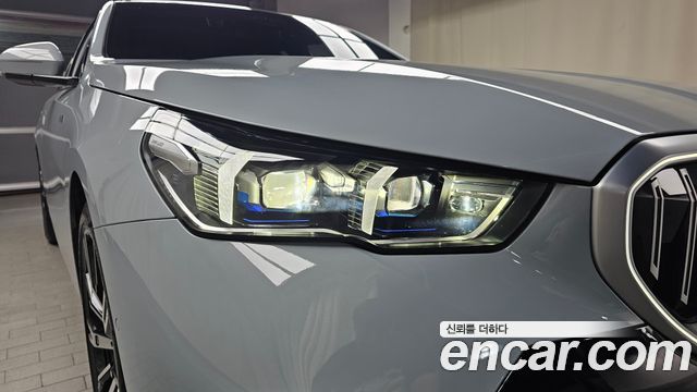 BMW 5-Series 2024 — photo 8