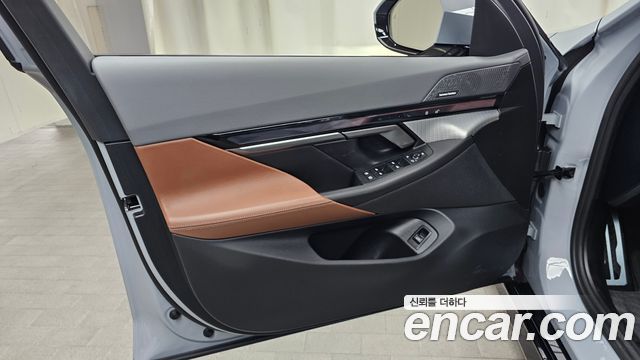BMW 5-Series 2024 — photo 14